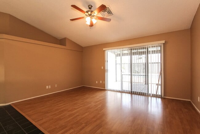 Photo - 8003 W Larkspur Dr