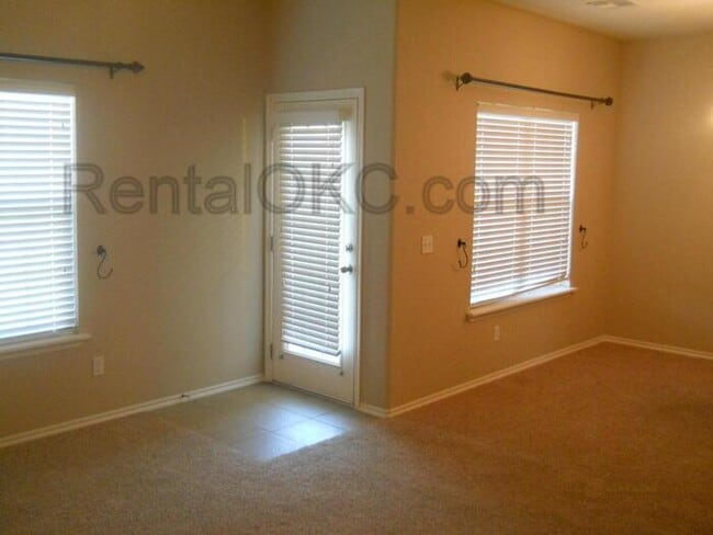Photo - 3 Bed 2 bath Liberty Trails home Close to Tinker