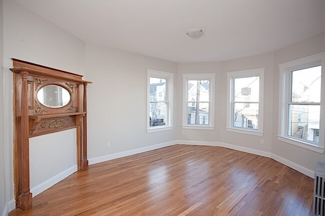 Building Photo - 374 Prospect St Unit 1