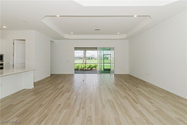 Photo - 5947 Sunningdale St