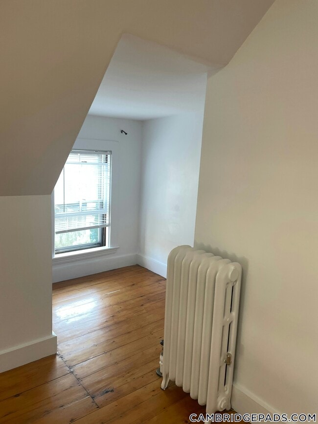 Photo - 32 Healey St