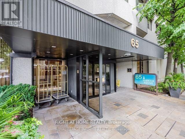 Photo - 65 Harbour Square Unit 1907