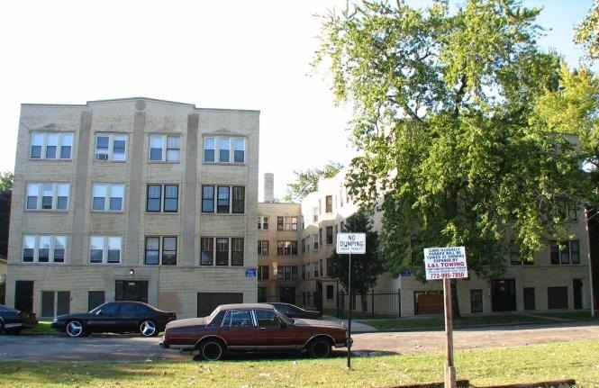 1115 - 1127 E 81st St - 1115-1127 E 81st St Apartments