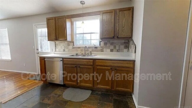 Photo - 8902 N 149th E Ave