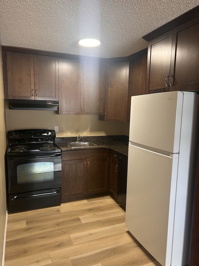 Photo - 1013 Lansdowne Ave