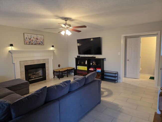 Photo - 1318 Maple Leaf Ct