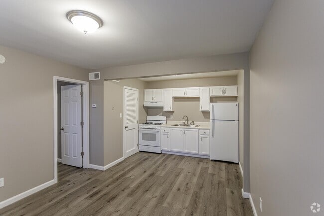 1BR, 1BA - 600SF