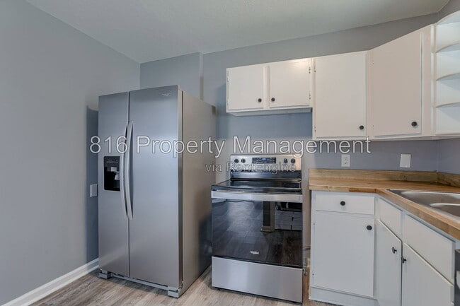 8028 Wabash Ave