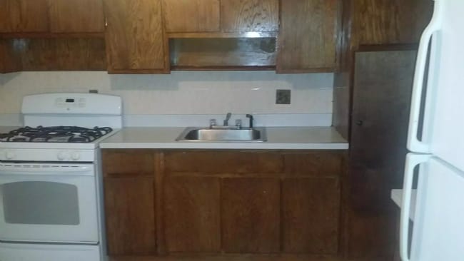 Building Photo - 104 Burkley Pl Unit 2A