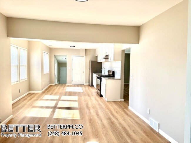 Photo - 17392 Tennyson St