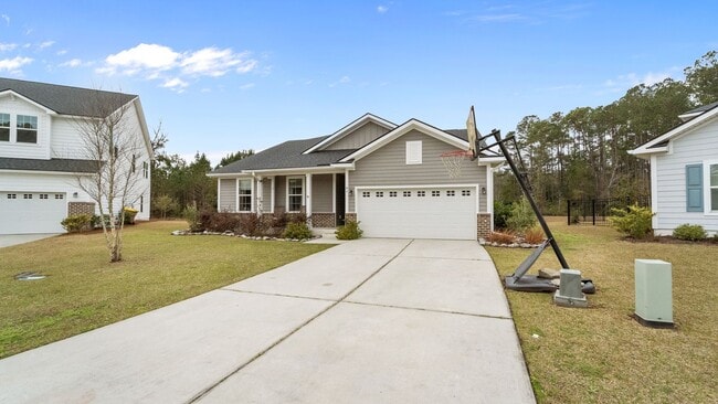 Photo - Spacious 6-Bedroom Waterfront Home in Richmond Hill, GA