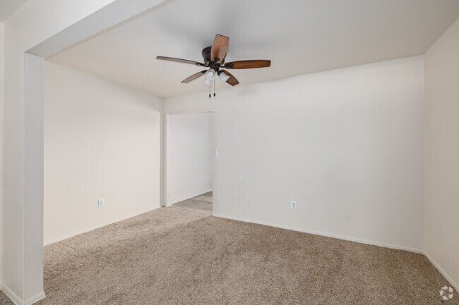 2BR, 1BA - 921SF - Dining Room