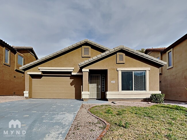 Building Photo - 1034 E Saddle Way