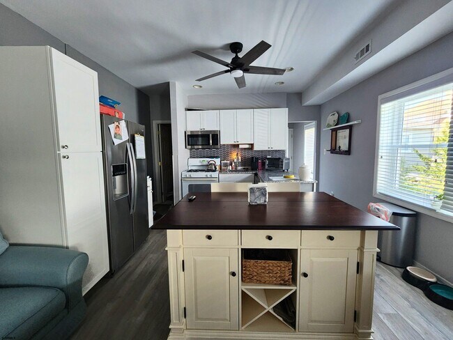 30 S Richards Ave Unit 2nd Floor