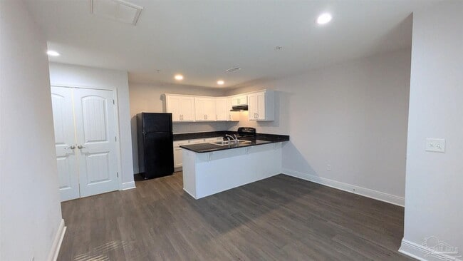 Photo - 313 N Navy Blvd
