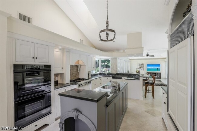 655 Galleon Dr