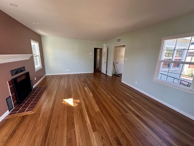 Photo - Cute NE 2 Bedroom, 1 Bath Home close to Hancock College