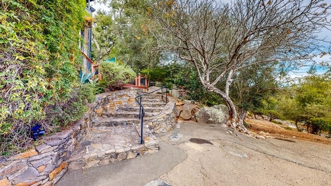 1625 Los Olivos Rd