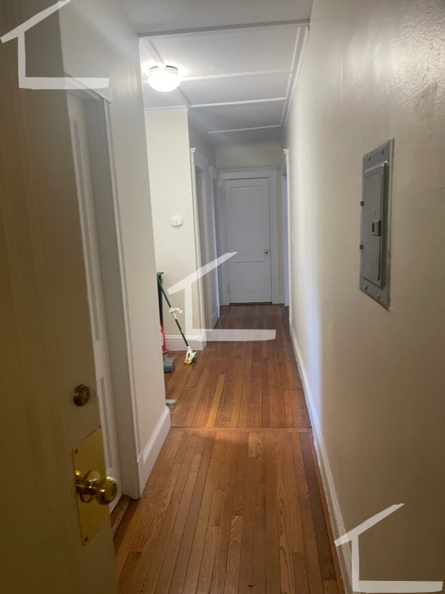 Building Photo - 1175 Boylston St Rental
