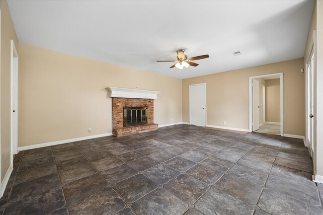 Photo - 5610 Evergreen St