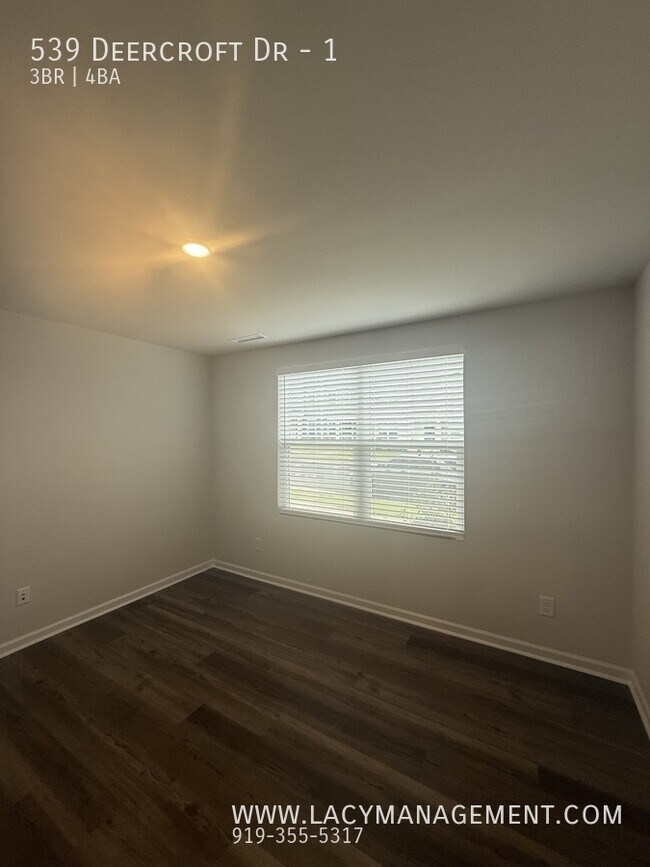 Photo - 539 Deercroft Dr