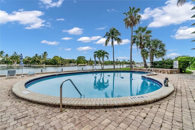 Photo - 9101 E Bay Harbor Dr Unit 706