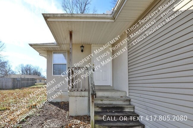 Photo - 4084 W Lombard-