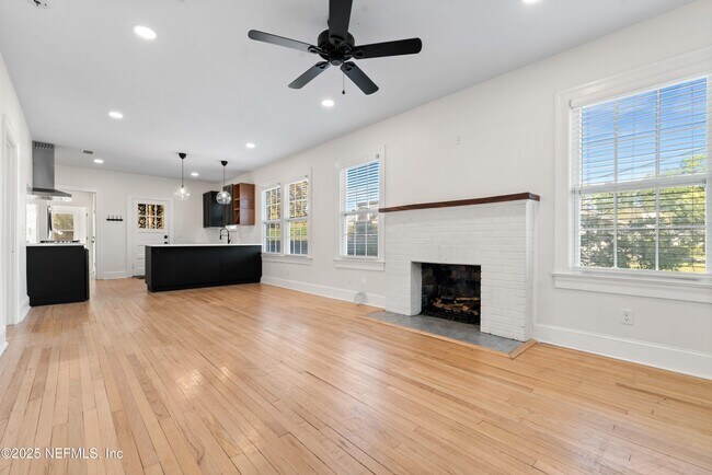 Photo - 4313 Lexington Ave