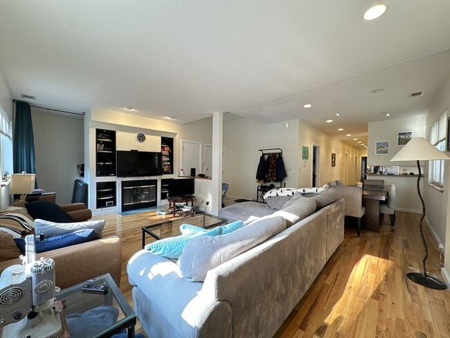 Photo - 3345 N Southport Ave Apartamentos Unidad G03C