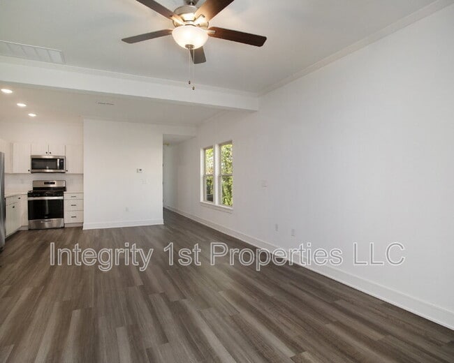 Photo - 8827 N Helena Ave