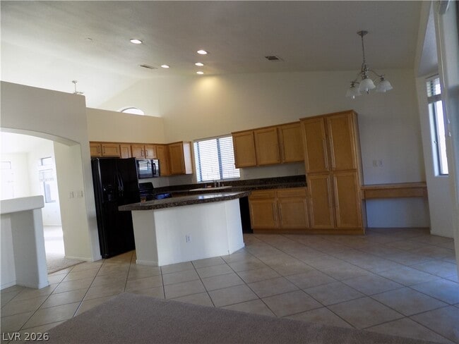 Building Photo - 276 Garnet Garden St