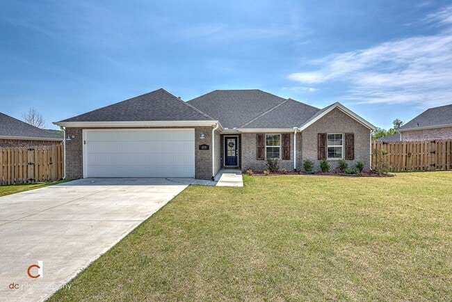 Building Photo - Beautiful + Well-Maintained Home in Farmin...