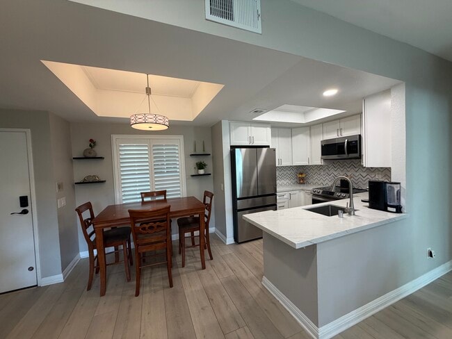 2150 Camino de la Reina Unit 105