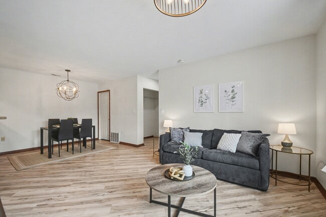 Photo - 118 Rhodes St Unit Gold Apartments