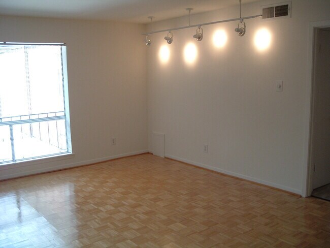 Photo - 1414 Castle Ct Unit 09