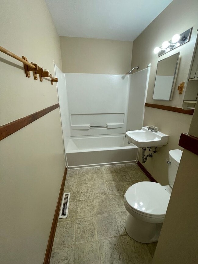 Photo - 2 Bedroom, 1 Bathroom House with attached single garage