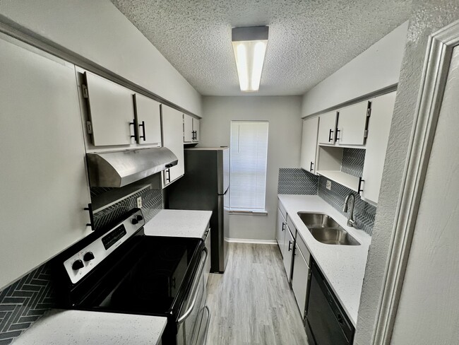 Photo - 1936 Bernice St