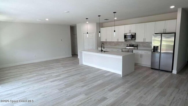Photo - 1091 Wing Rd SW