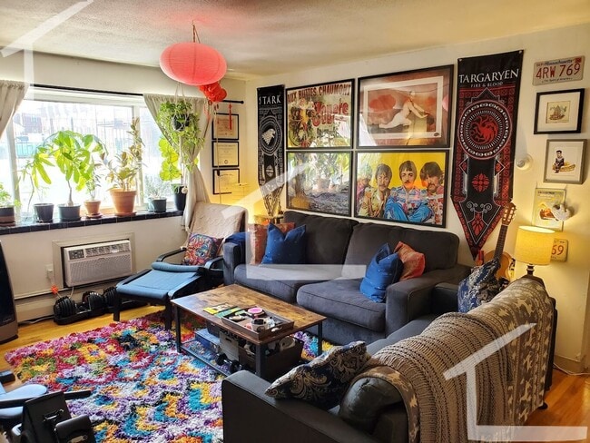 Building Photo - Amenity rich 2 bed 1 bath in Brighton