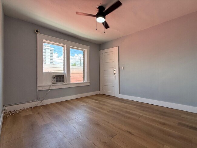 Photo - 1621 Van Buren St Unit 7