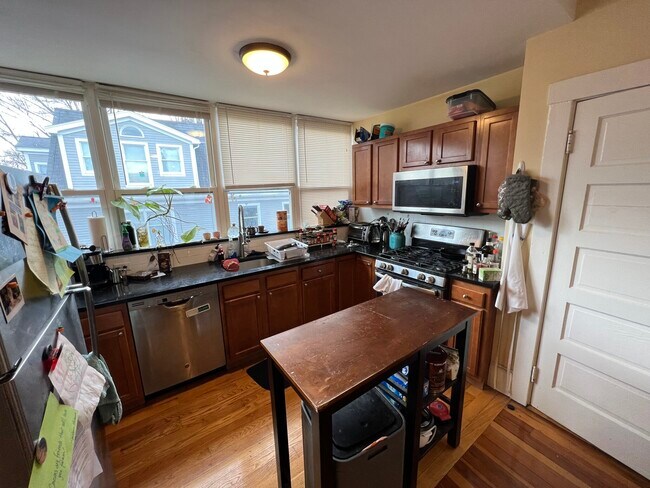 Photo - 332 Beacon St Unit 3