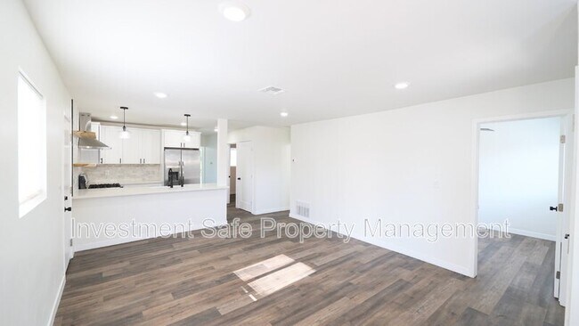 Photo - 3691 North Way