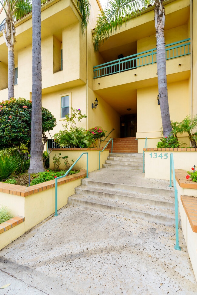 Photo - 1345 S Westgate Ave Unit 305