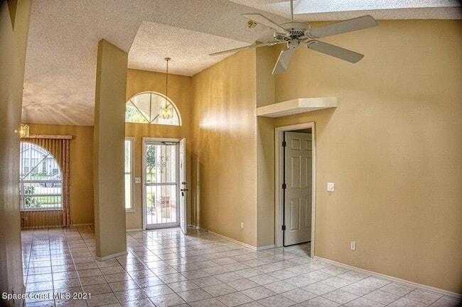 Photo - 805 Crossbow Dr