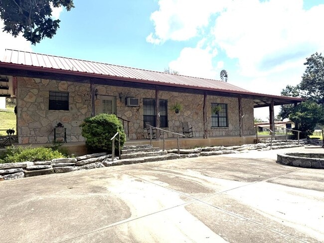 Building Photo - 1904 Bear Creek Rd Rental