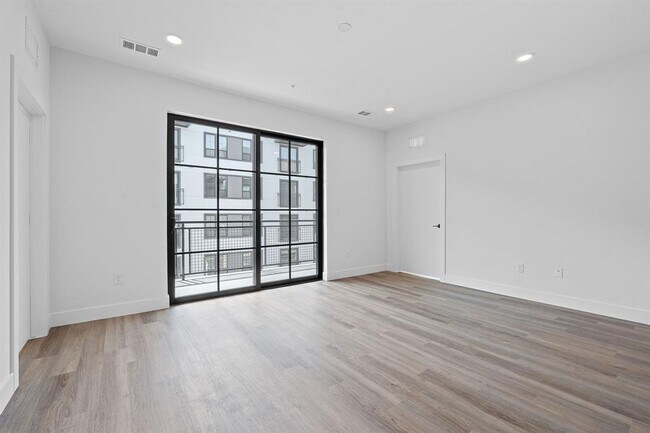 Photo - 4315 S Congress Ave Unidad 313 Rental