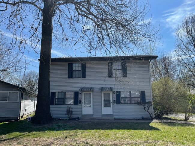 Building Photo - 531-B N Oak Grove Ave