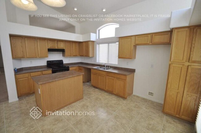 Photo - 10541 W Almeria Rd