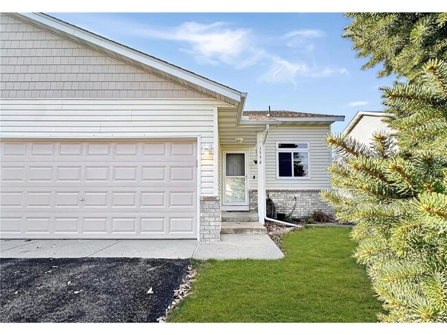 Building Photo - 1556 Chartreux Ave