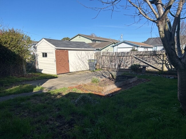 Photo - Beautifully Renovated, Pet Friendly Victor...